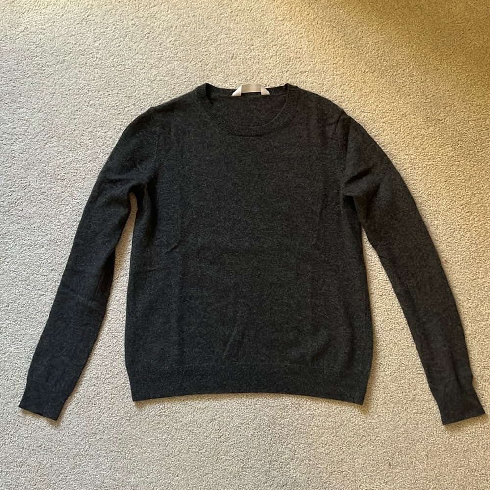 Everlane cashmere charcoal sweater